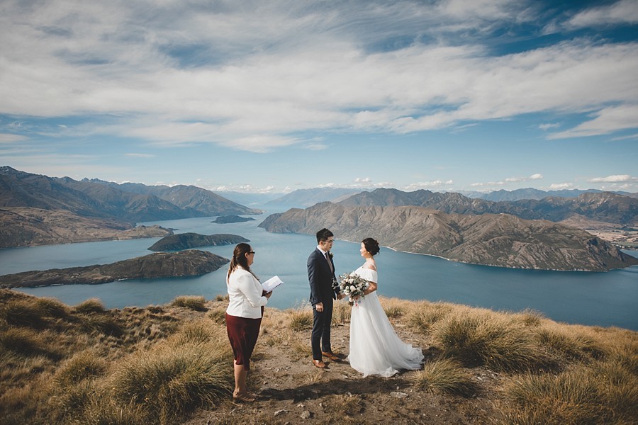 由新西兰注册的主婚人主持婚礼